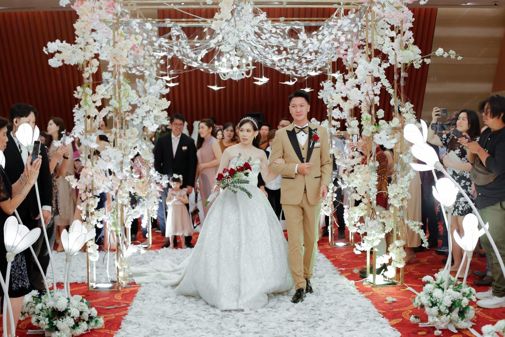 Stress-Free Celebrations Begin with Wedding Entertainment Booking