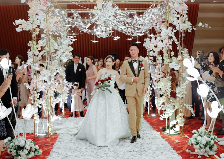 Stress-Free Celebrations Begin with Wedding Entertainment Booking