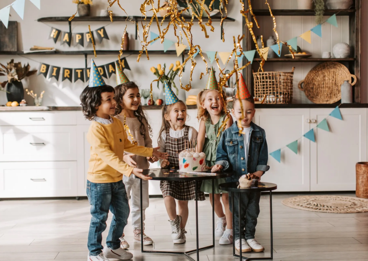 Children's Birthday Entertainer Hire a for Party Entertainment