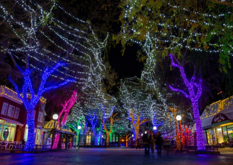 Holiday Entertainment Services Unwrap Best Holiday Party Ideas