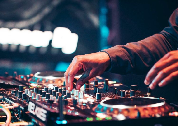 Top Entertainment DJ Services in New Jersey That Elevate Every Celebration