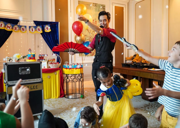 Hire an Entertainer for a Birthday Party to Make It Unforgettable